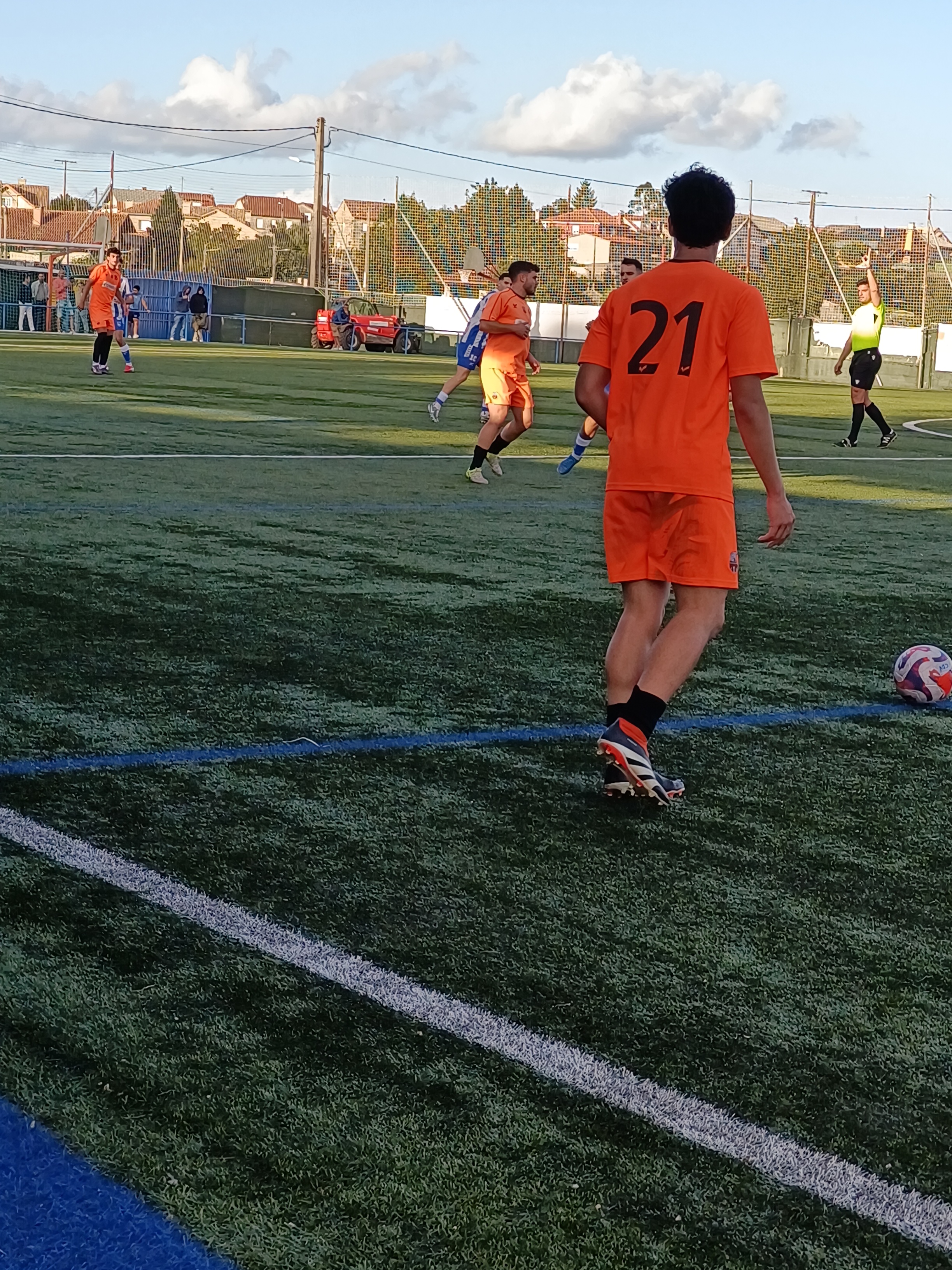 CD Valladares vs Porriño Industrial FC Jornada 3 1 Jugador de C.D. Valladares en acción